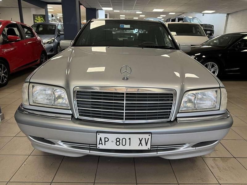 Usata Mercedes C200 Elegance 192 CV (141 kW) 1997 Argento Berlina