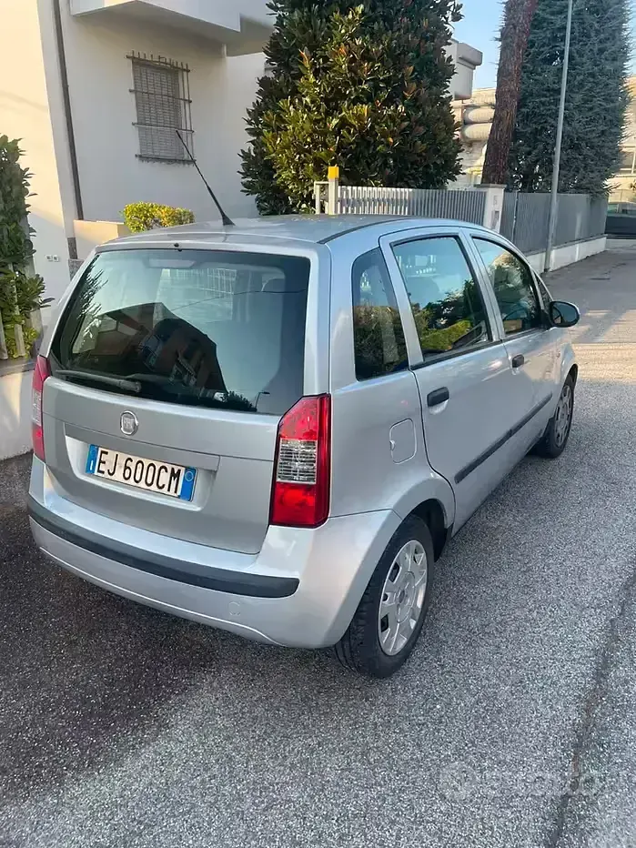 Usata Fiat Idea 95 CV (69 kW) 2011 Grigio Monovolume