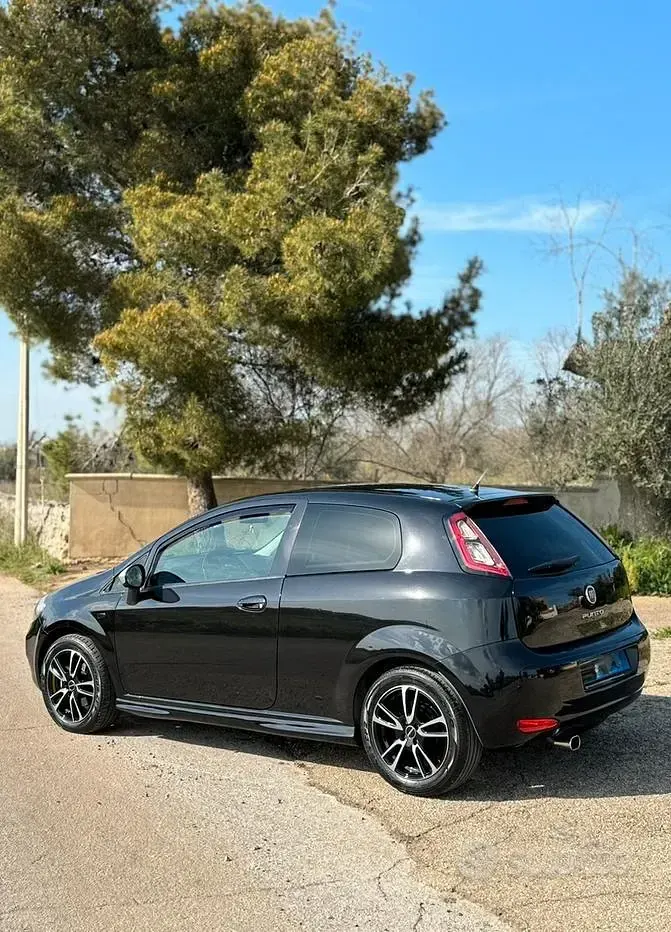 Usata Fiat Punto Sport 95 CV (69 kW) 2013 Nero Utilitaria
