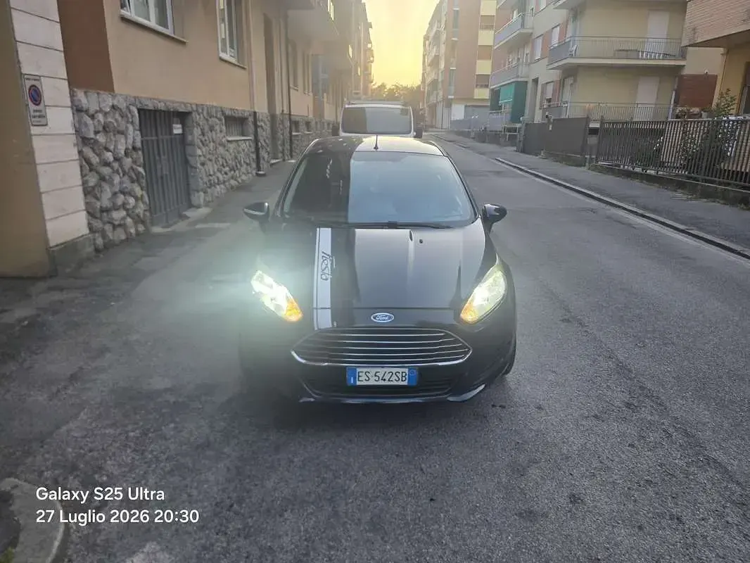 Usata Ford Fiesta Business Edition 97 CV (71 kW) 2015 Utilitaria