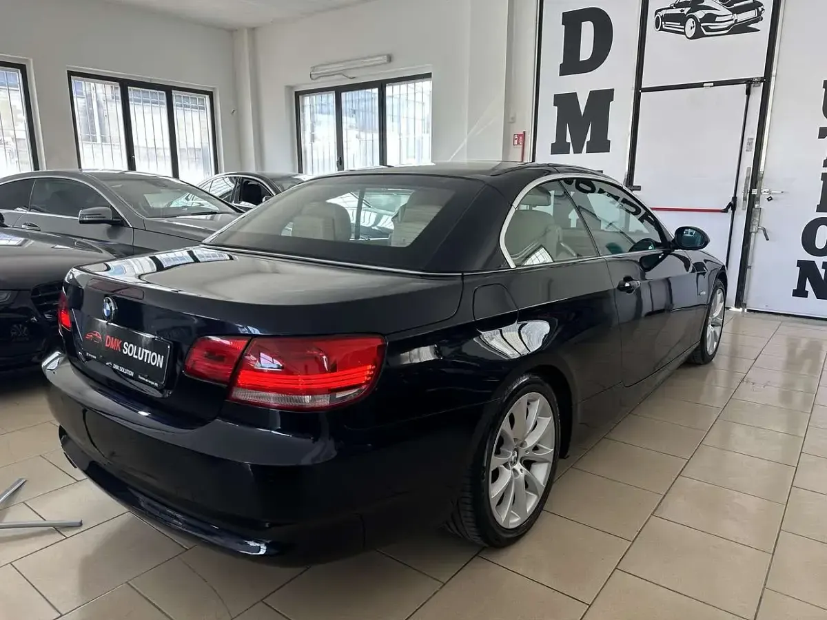 Usata BMW 325 218 CV (160 kW) 2007 Blu ocean Cabrio
