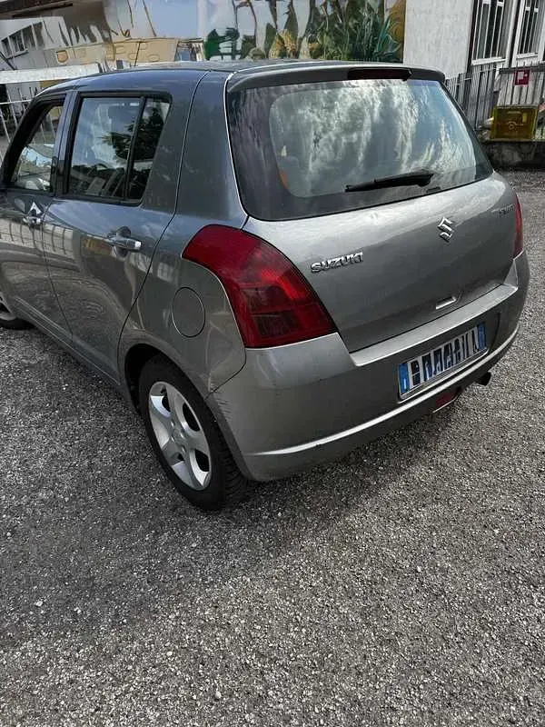 Usata Suzuki Swift GL 69 CV (50 kW) 2007 Grigio Utilitaria