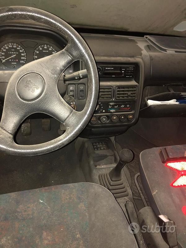 Usata Peugeot 106 1996 Blu Utilitaria