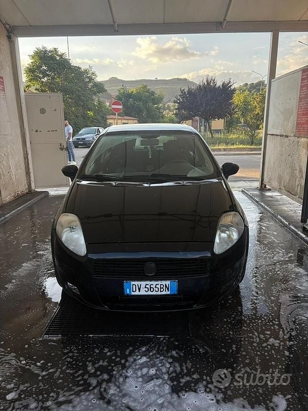 Usata Fiat Grande Punto 90 CV (66 kW) 2009 Nero Utilitaria