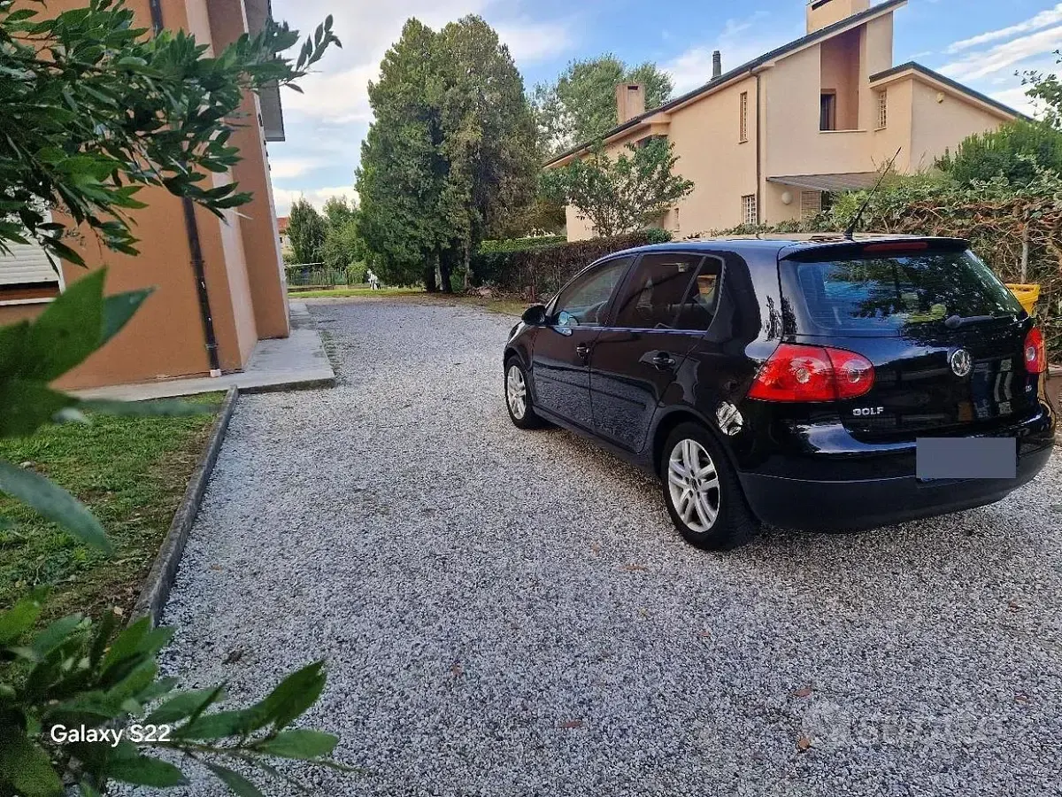 Usata VW Golf V 102 CV (75 kW) 2007 Berlina