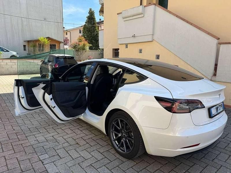 Usata Tesla Model 3 152 kW (208 CV) 2021 Bianco Berlina