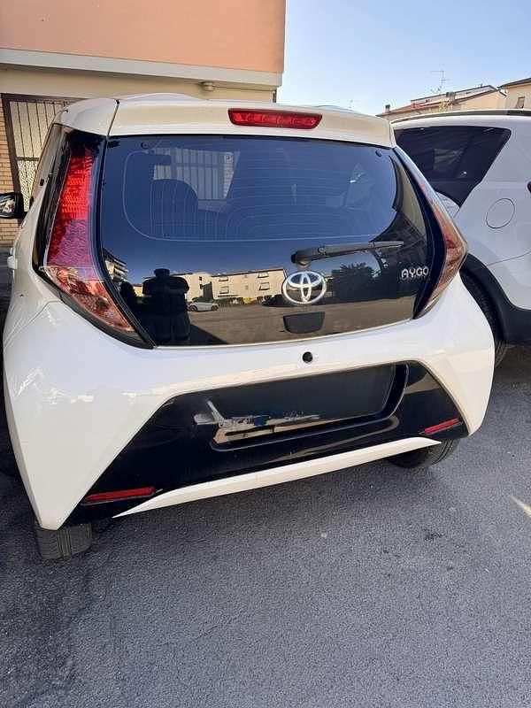 Usata Toyota Aygo X-Black 69 CV (50 kW) 2017 Utilitaria