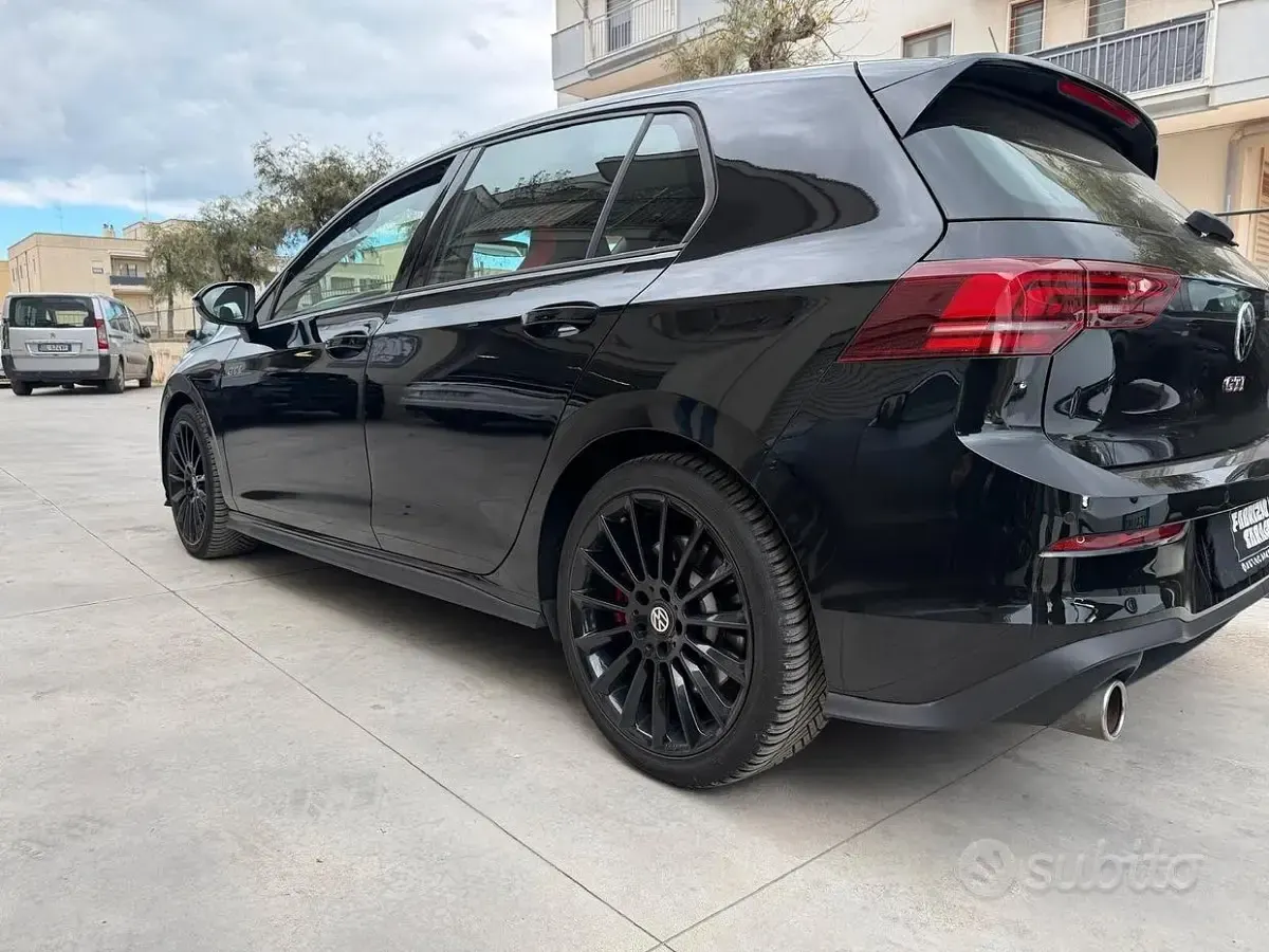 Usata VW Golf VIII GTI 245 CV (180 kW) 2024 Nero Berlina