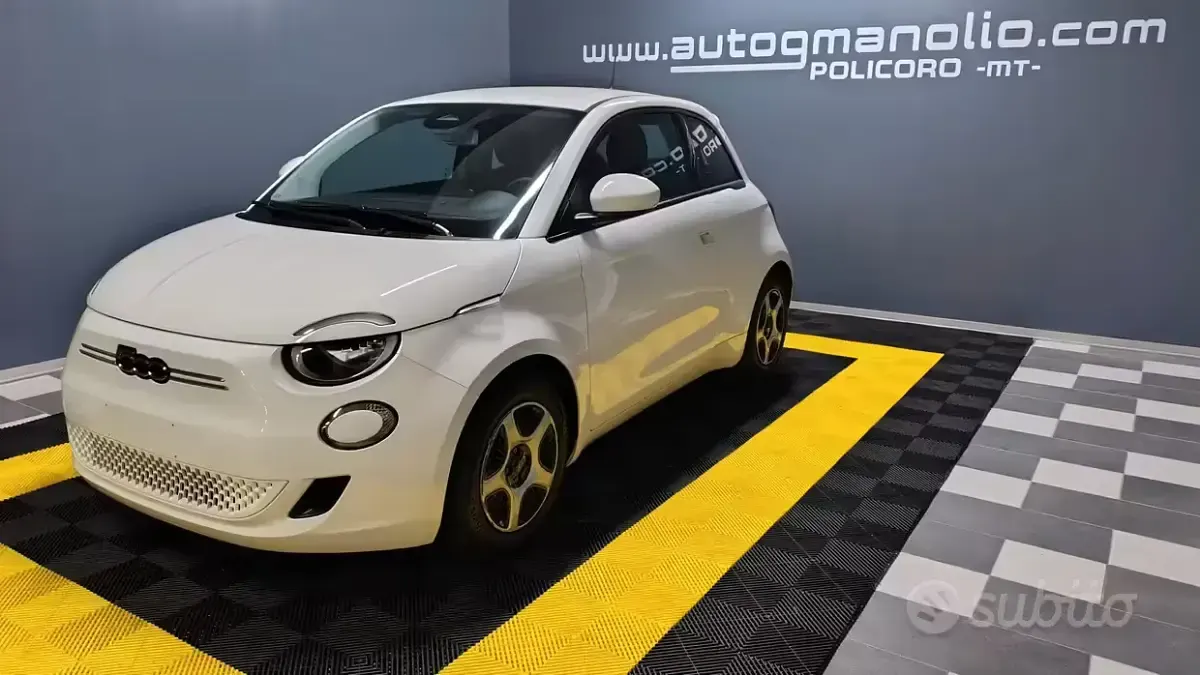 Usata Fiat 500e La Prima 42 kW (58 CV) 2021 Bianco Utilitaria