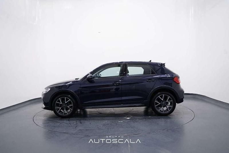 Usata Audi A1 110 CV (80 kW) 2022 Blu firmamento SUV