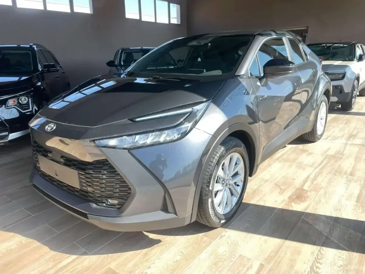 Nuova Toyota C-HR Active 163 CV (119 kW) 2025 Bianco SUV