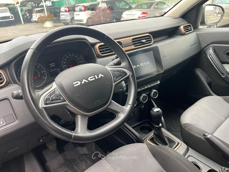 Usata Dacia Duster 101 CV (74 kW) 2023 Gray SUV