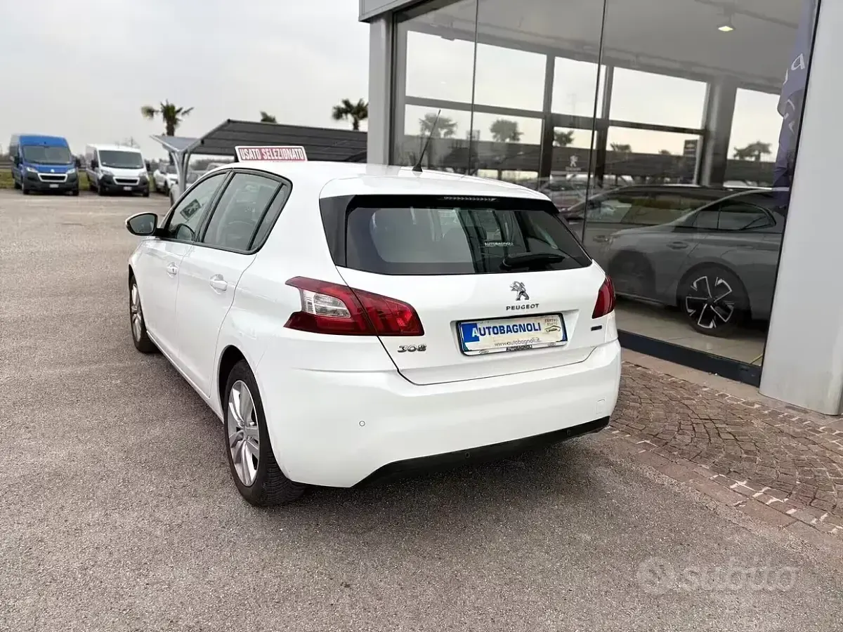 Usata Peugeot 308 Active 110 CV (80 kW) 2017 Bianco Berlina