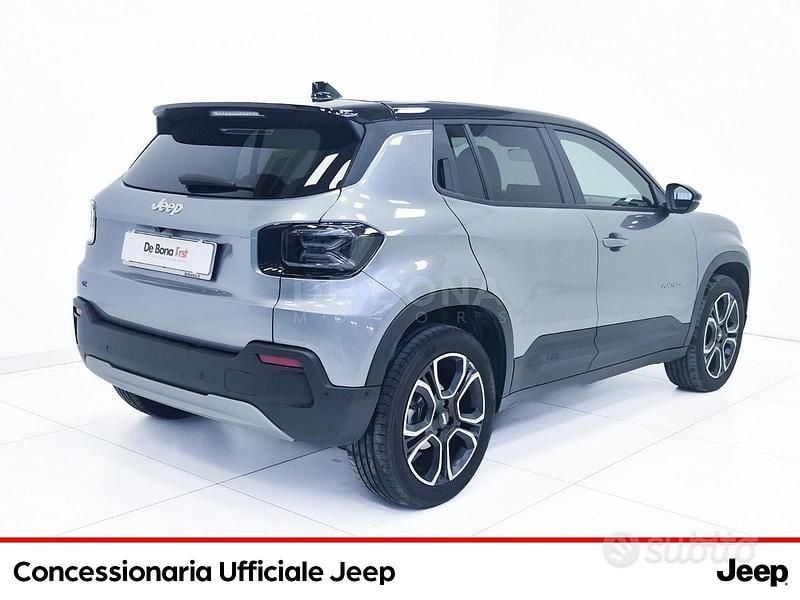 Usata Jeep Avenger 114 kW (156 CV) 2023 Grigio SUV