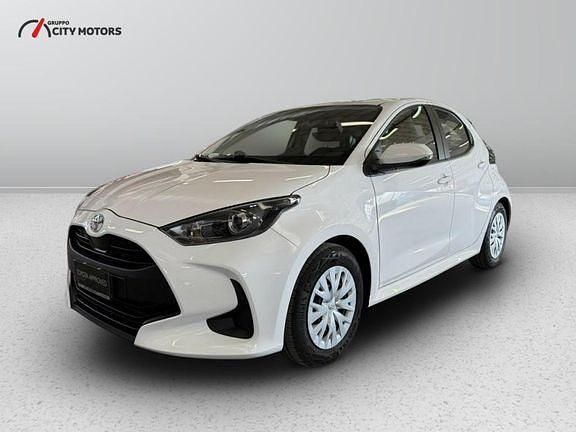 Usata Toyota Yaris Hybrid Active 116 CV (85 kW) 2025 Bianco Berlina