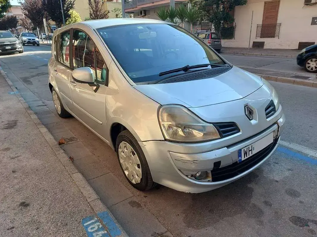 Usata Renault Grand Modus Expression 68 CV (50 kW) 2010 Argento Monovolume