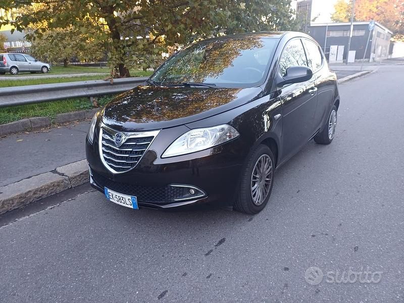 Marrone Usata 2012 Lancia Ypsilon Due volumi | 6690 € (Buon prezzo) - Immagine 1/4