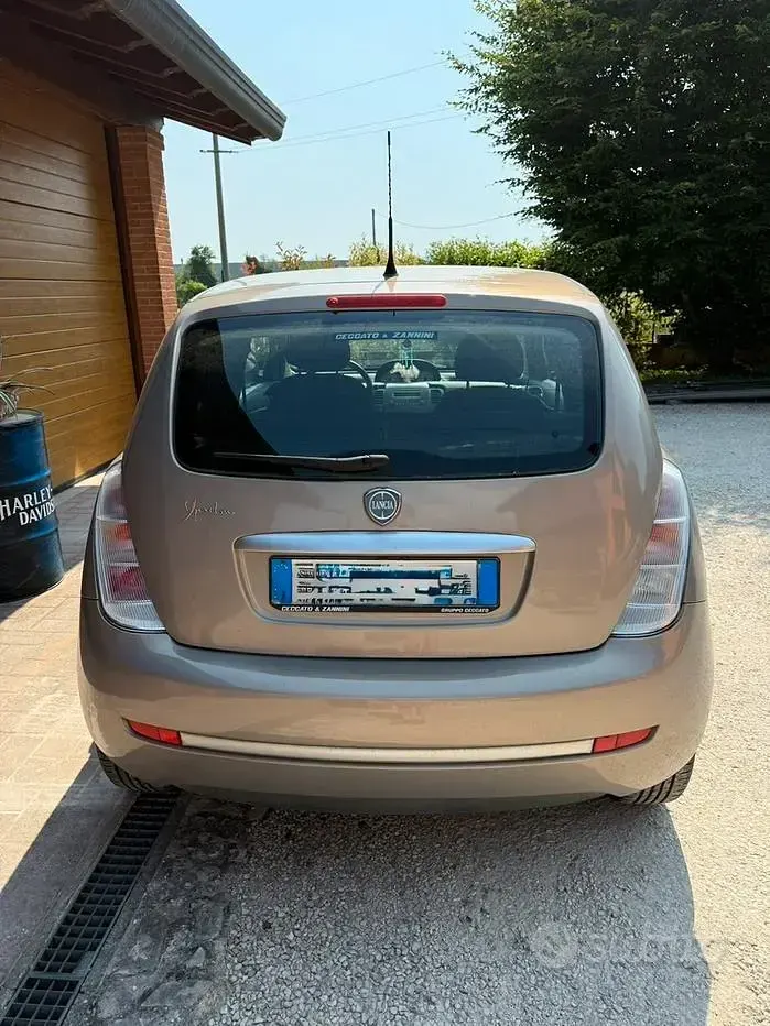 Usata Lancia Ypsilon 60 CV (44 kW) 2010 Utilitaria