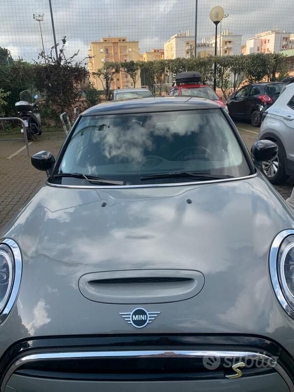Usata Mini Cooper SE 160 kW (218 CV) 2021 Grigio Utilitaria