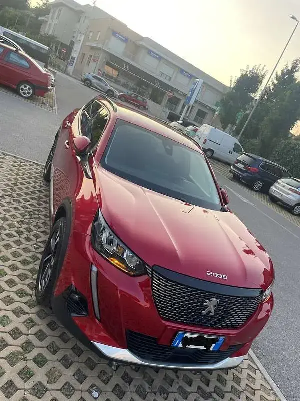 Usata Peugeot 2008 Allure 110 CV (80 kW) 2021 SUV