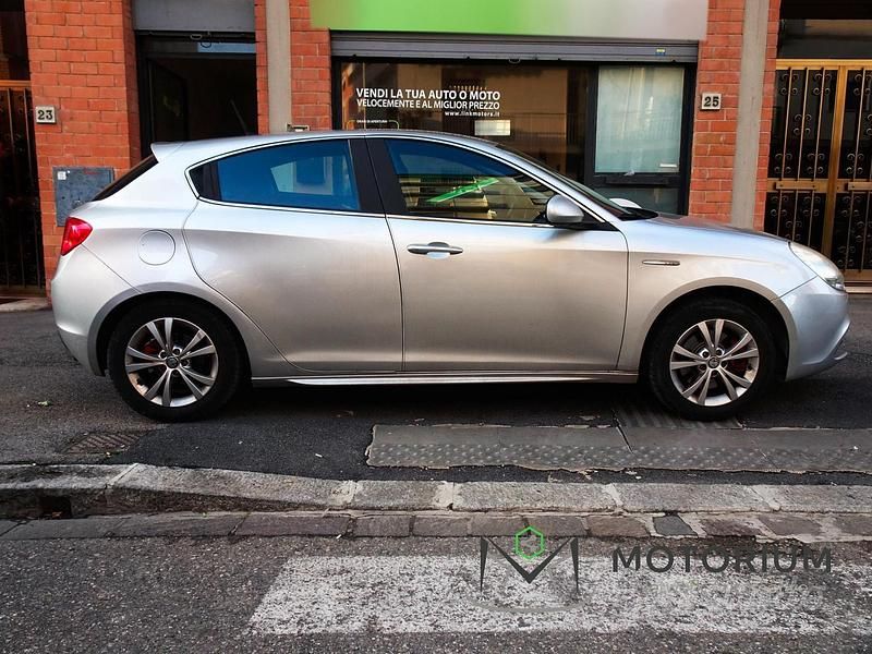 Usata Alfa Romeo Giulietta 140 CV (102 kW) 2011 Grigio Berlina