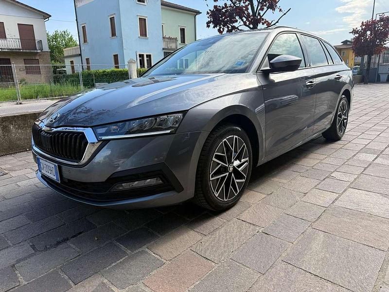 Usata Skoda Octavia Style 150 CV (110 kW) 2024 Grigio Station wagon