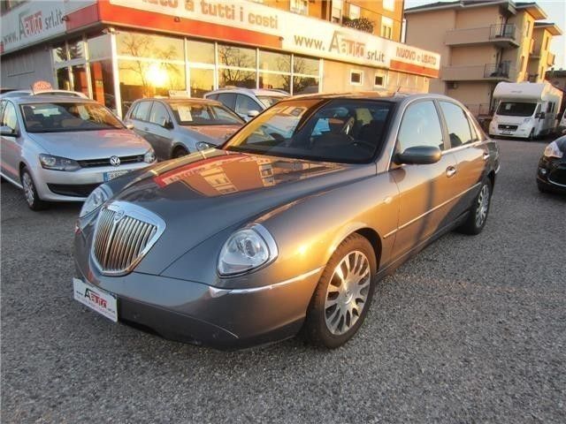 Lancia thesis usata benzina 02 image