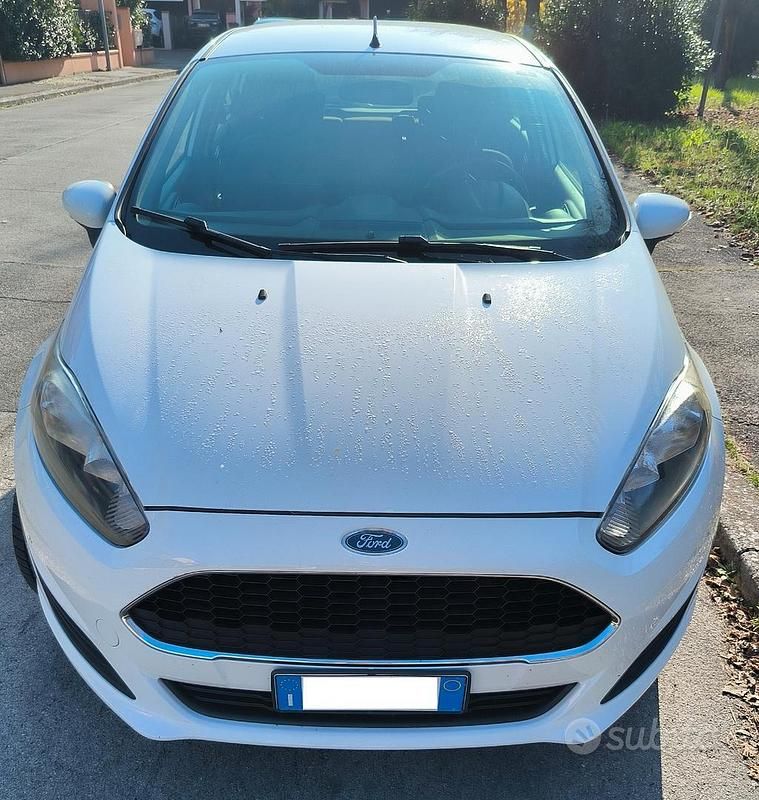 Usata Ford Fiesta 97 CV (71 kW) 2017 Bianco Utilitaria