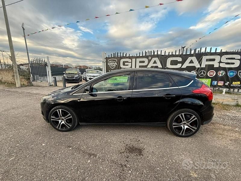 Usata Ford Focus Titanium 125 CV (91 kW) 2012 Nero Berlina