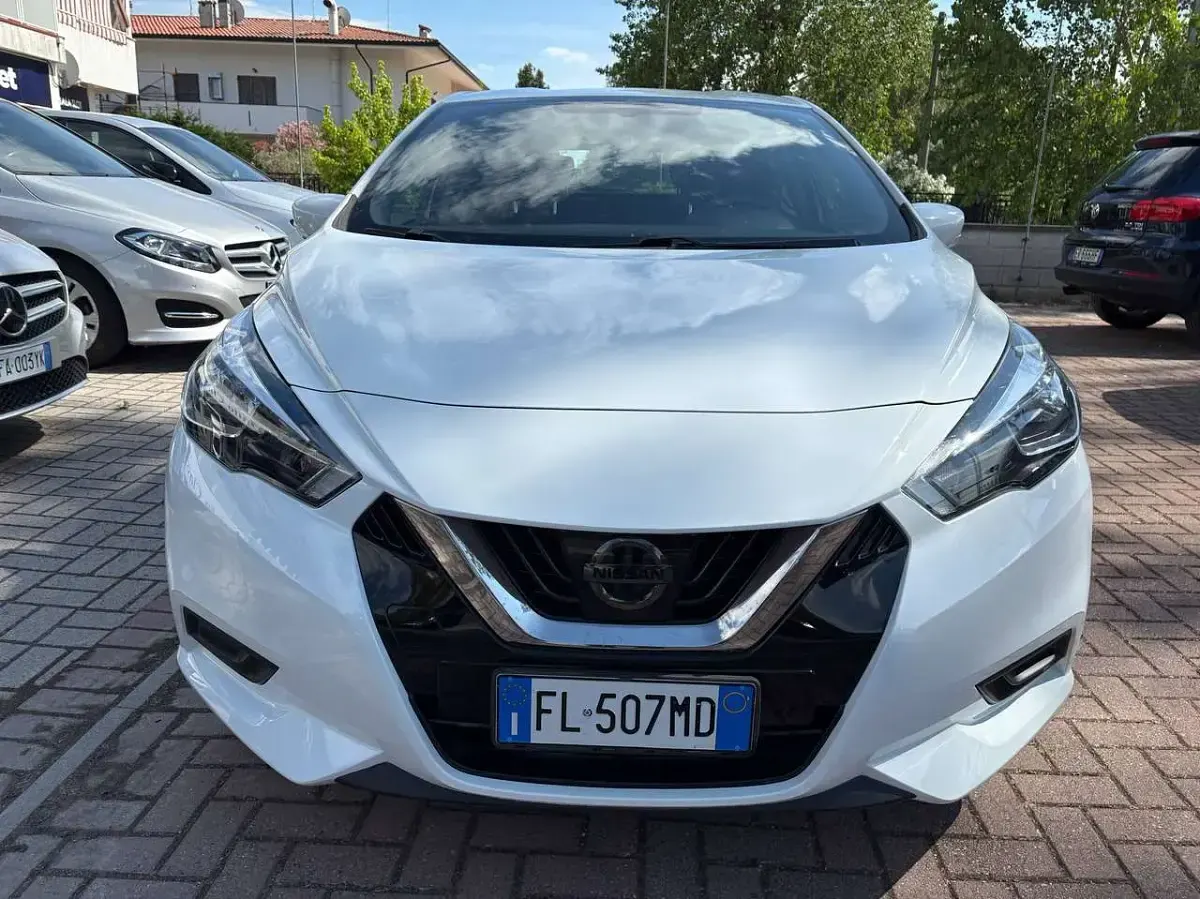 Usata Nissan Micra Acenta 71 CV (52 kW) 2017 Bianco pastello Utilitaria