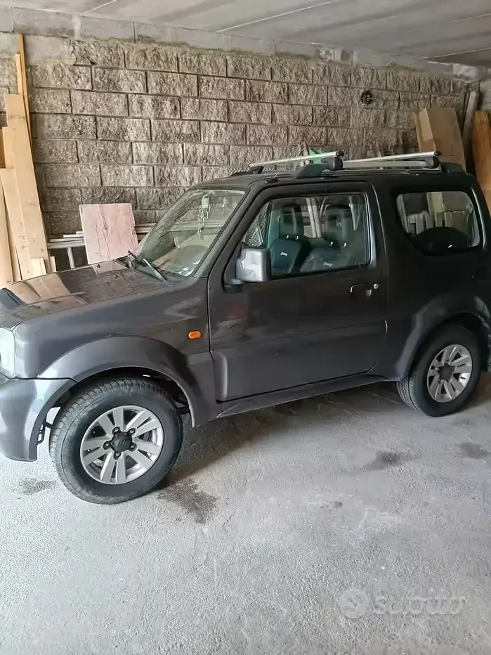 Usata Suzuki Jimny 2011 Grigio SUV