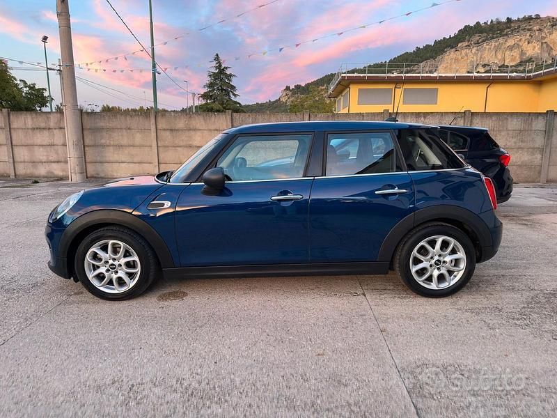 Usata Mini Cooper Hype 95 CV (69 kW) 2017 Blu Utilitaria