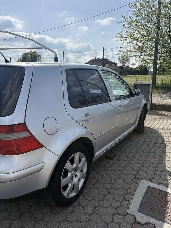Usata VW Golf IV 101 CV (74 kW) 2005 Berlina