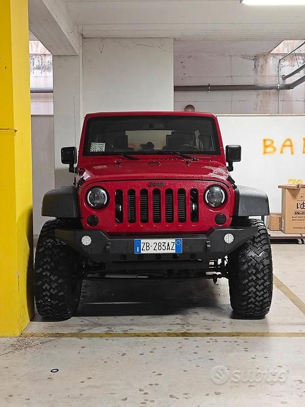Usata Jeep Wrangler 300 CV (220 kW) 2009 Rosso SUV