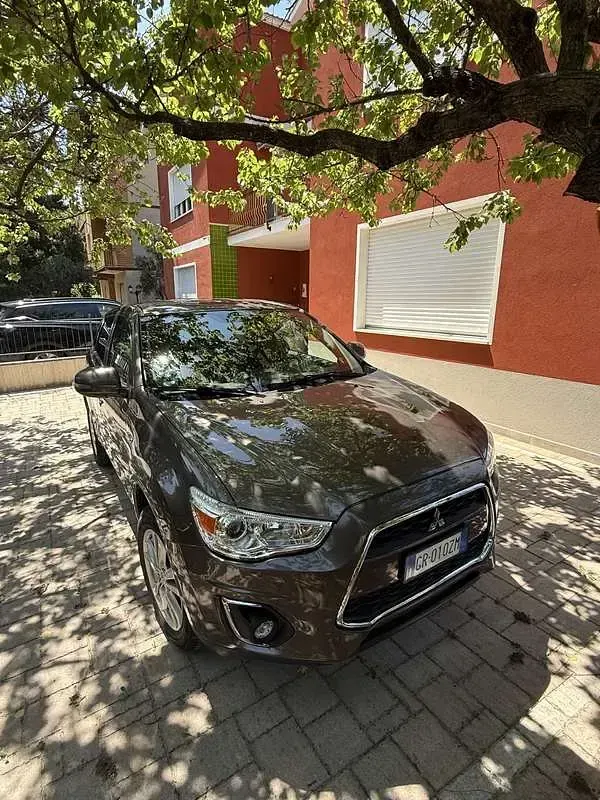 Usata Mitsubishi ASX Invite 117 CV (86 kW) 2013 SUV