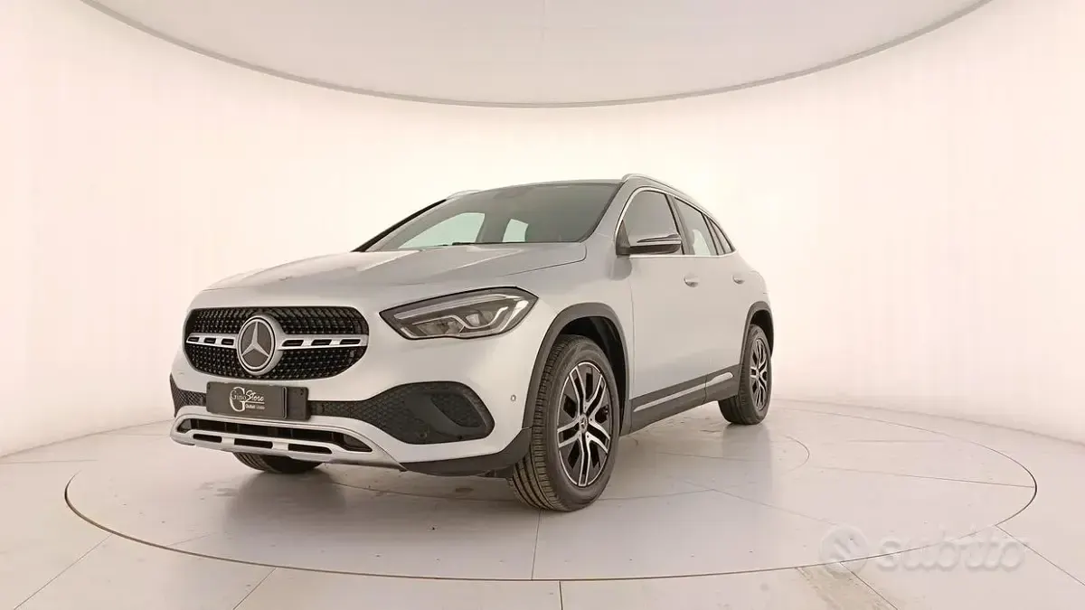Usata Mercedes GLA180 Business 116 CV (85 kW) 2021 SUV
