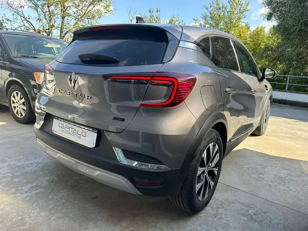 Usado Renault Captur 158 CV (116 kW) 2024 Gris SUV