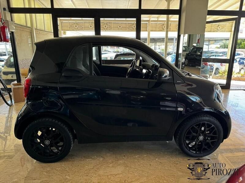 Usata Smart ForTwo Coupé 69 CV (50 kW) 2017 Nero Utilitaria