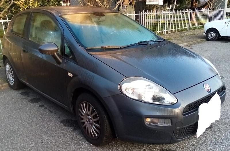 Usata Fiat Punto Street 75 CV (55 kW) 2015 Grigio Utilitaria
