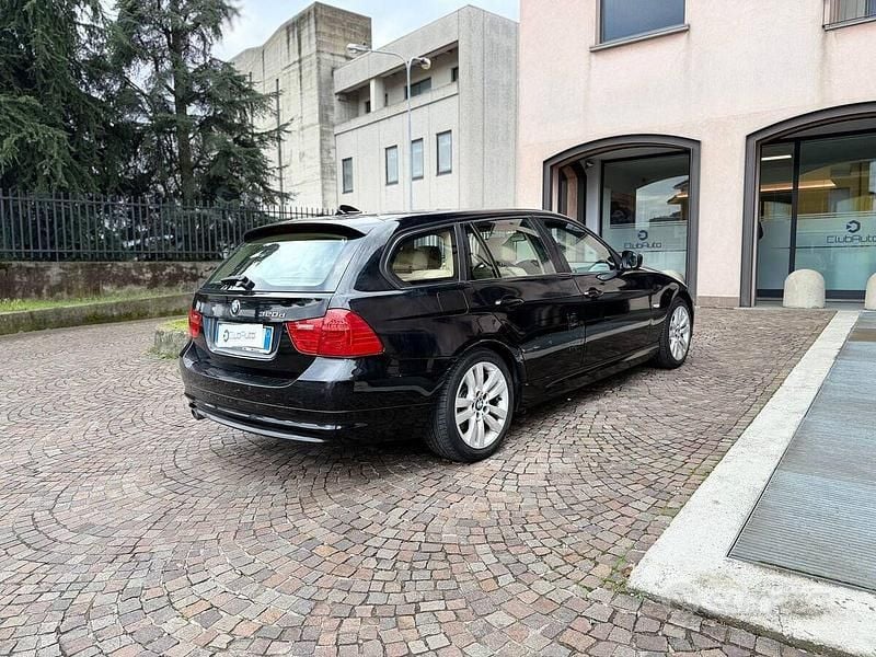 Usata BMW 320 Comfort Edition 184 CV (135 kW) 2011 Grigio Station wagon