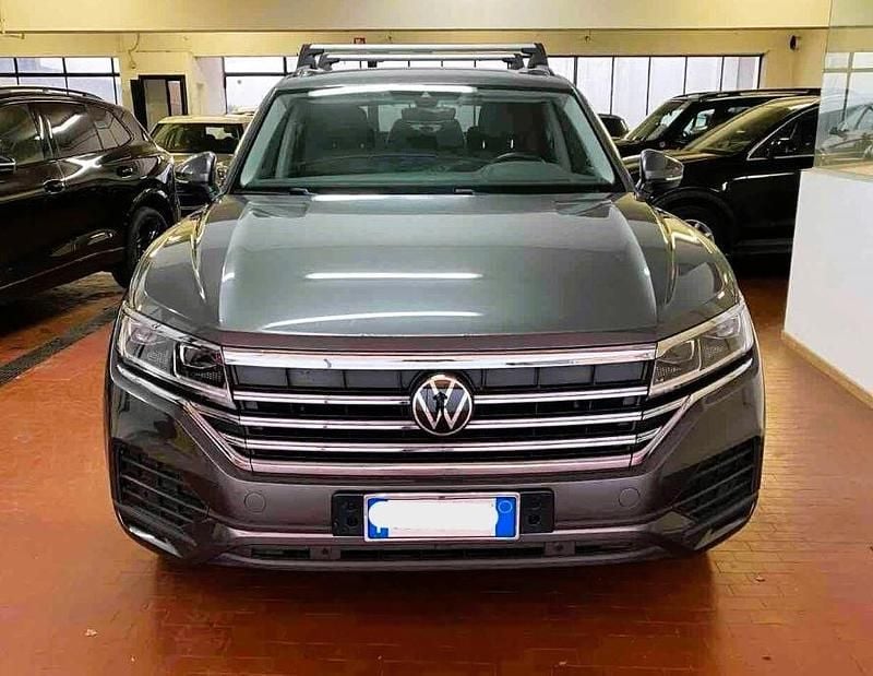 Usata VW Touareg 231 CV (169 kW) 2021 Grigio SUV