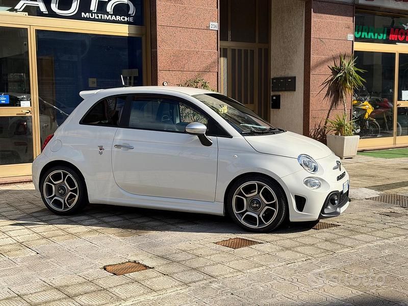Usata Abarth 595 Turismo 165 CV (121 kW) 2019 Bianco Berlina