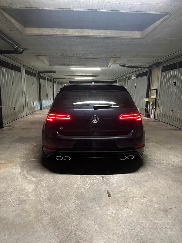Usata VW Golf VII R 310 CV (228 kW) 2018 Nero Utilitaria