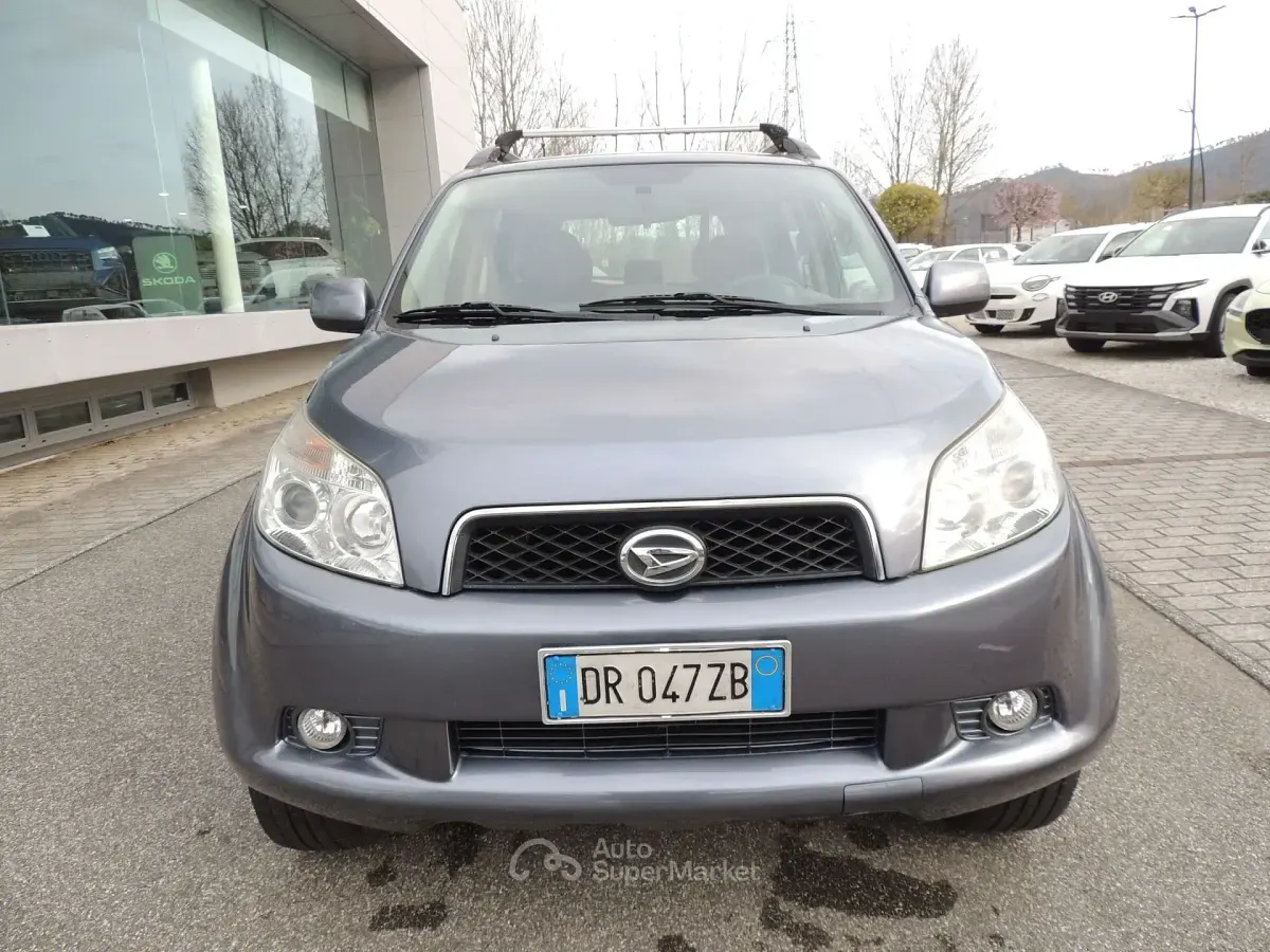 Usata Daihatsu Terios 105 CV (77 kW) 2008 Argento SUV