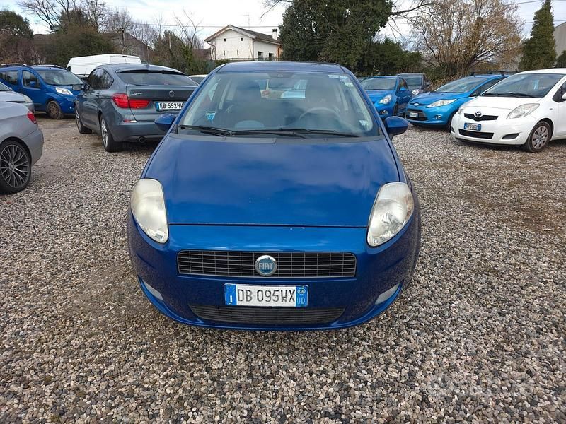 Usata Fiat Grande Punto Emotion 95 CV (69 kW) 2006 Blu Utilitaria