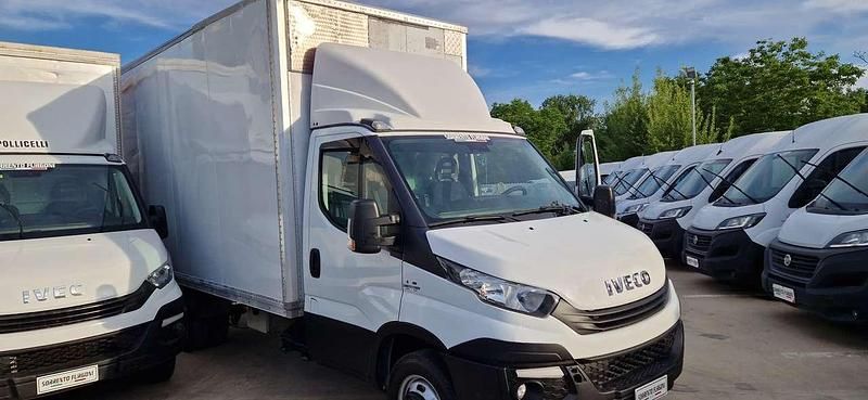 Bianco Usata 2018 Iveco Daily Furgone | 18.490 € (Buon prezzo) - Immagine 1/4