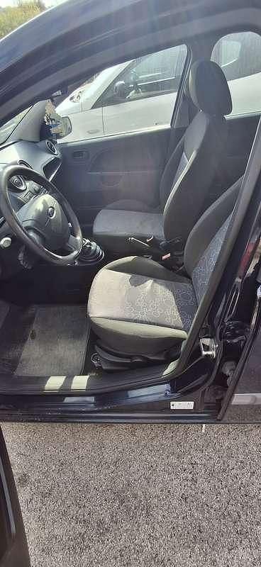 Usata Ford Fiesta Ghia 68 CV (50 kW) 2005 Utilitaria