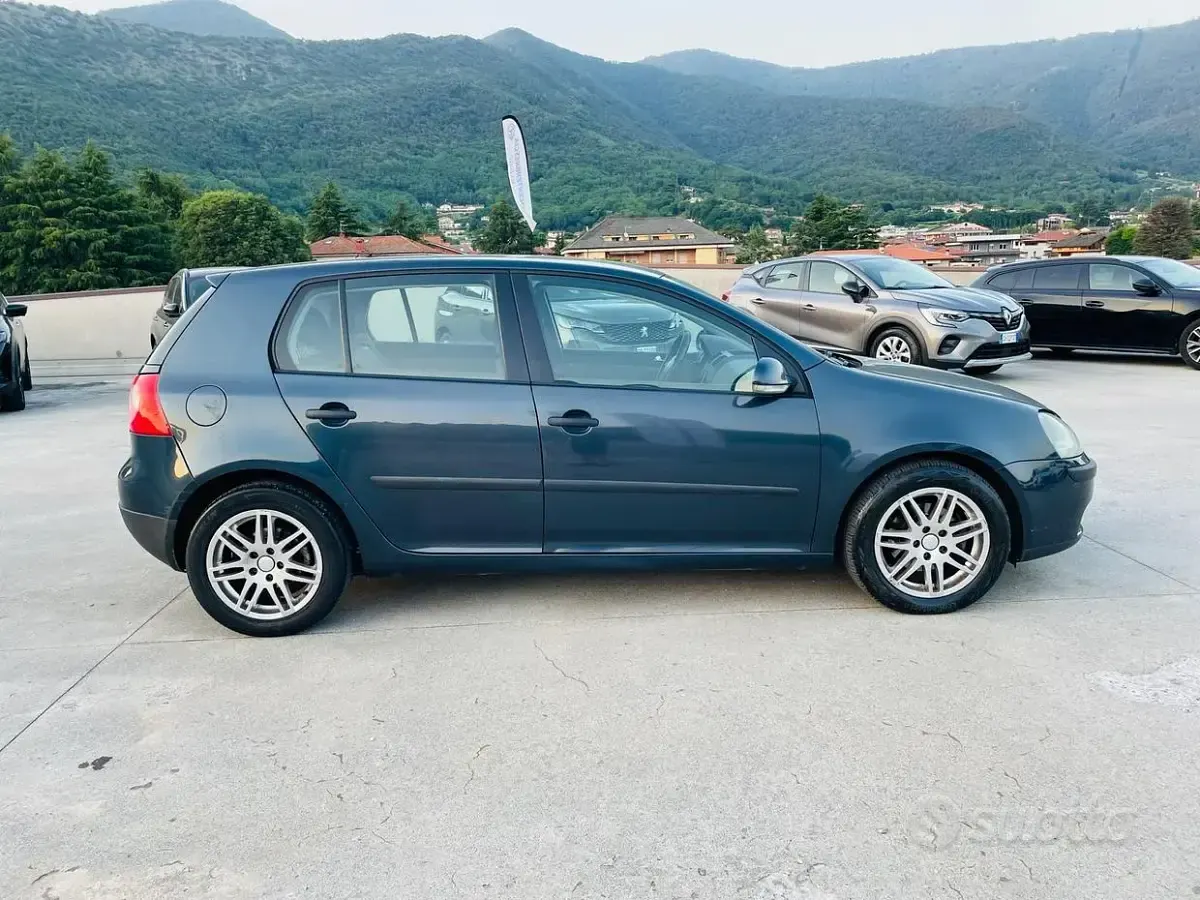 Usata VW Golf IV Sportline 105 CV (77 kW) 2005 Grigio Berlina