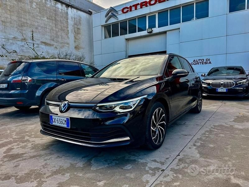 Nero Usata 2022 VW Golf VIII Style Station wagon | 20.900 € (Buon prezzo) - Immagine 1/4