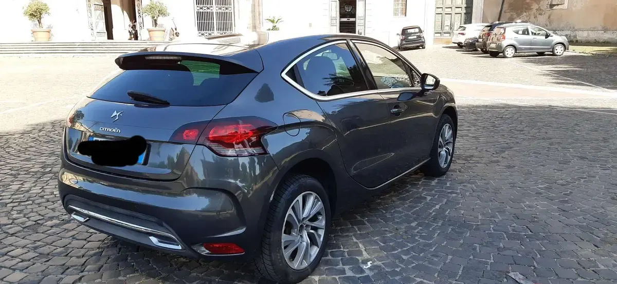Usata DS Automobiles DS4 So Chic 120 CV (88 kW) 2015 Grigio Berlina